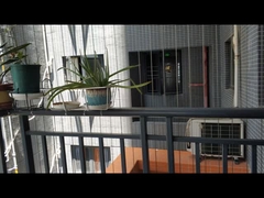 กริลที่มองไม่เห็นจากหน้าต่าง มีเกรลความปลอดภัยที่มองเห็นชัดเจน