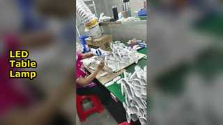 โคมไฟตั้งโต๊ะ LED ประหยัดพลังงาน ดีไซน์ทันสมัย