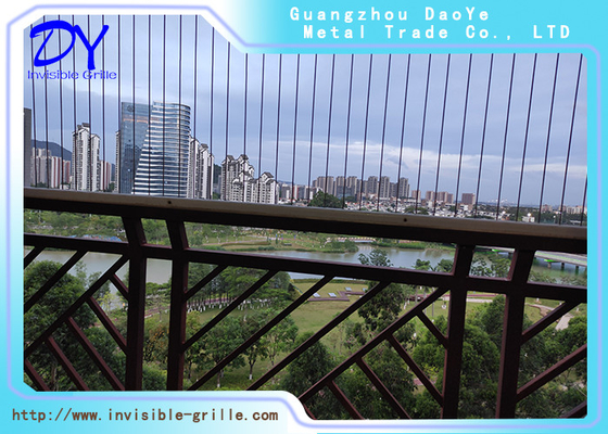 ไนลอนโมเดิร์นเคลือบ 316 สายคลิปข้าม 2.0 มิลลิเมตร ระเบียง Grille ไม่มองเห็น การติดตั้งง่าย