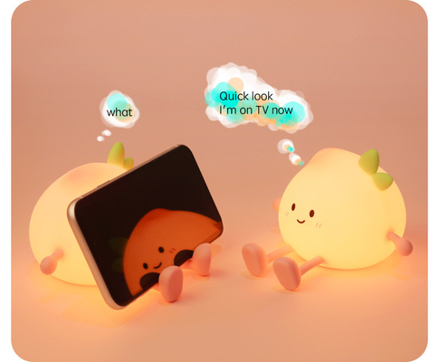 Latest Cute Peach Silicone Night Light ป้องกันตาแบบชาร์จใหม่ แสงข้างเตียง สําหรับห้องนอนเด็ก สีสัน Peach Night Lighting