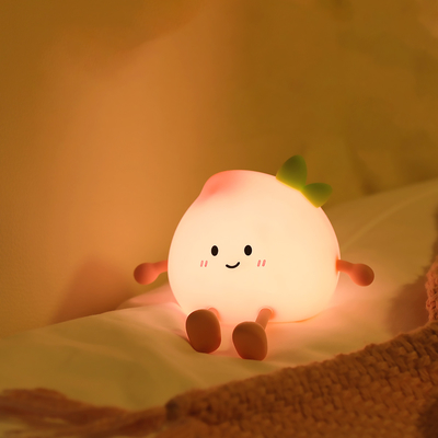 2024 สร้างสรรค์ใหม่ Peach Shape Night Lamp ซิลิโคนอ่อน 7 สีเปลี่ยนการดูแลตา ไฟกลางคืนสําหรับเด็ก ของขวัญ โต๊ะไฟ