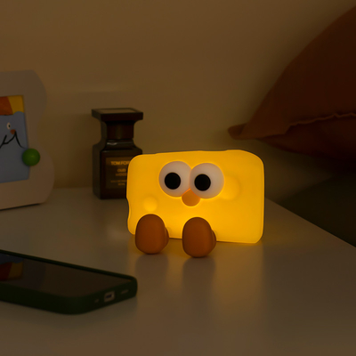 โรงงานจีน โดรน ดีไซน์ USB ซิลิโคน รีชาร์จเบ็บ ไลท์กลางคืน แสงสมาธิ บ้านแสงกับชีส ดีไซน์สําหรับ ห้องนอนเด็กผู้หญิง