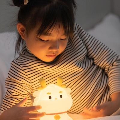 LED USB ชาร์จใหม่ Dimming มังกรสัมผัส การ์ตูน น่ารัก ห้องนอนตกแต่ง ซิลิโคนเด็ก Loong โต๊ะโคมไฟ กลางคืน