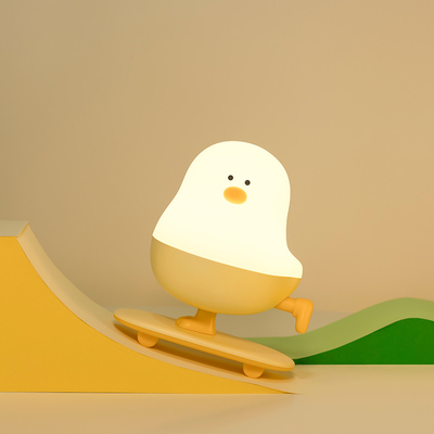 โมเดิร์น รีชาร์จได้ LED Skateboard ไก่กลางคืนหลอดไฟ ABS ห้องนอน Desktop Decor ด้วยการสัมผัสพลังงาน ของขวัญวันหยุดสําหรับผู้นอน
