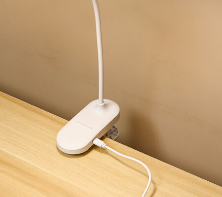 Wholesale Kids Modern LED Table Lamp Neck Clip-On Touch Control USB สามารถชาร์จใหม่ได้ แสงกลางคืนสีขาว สําหรับการเรียนของนักเรียน