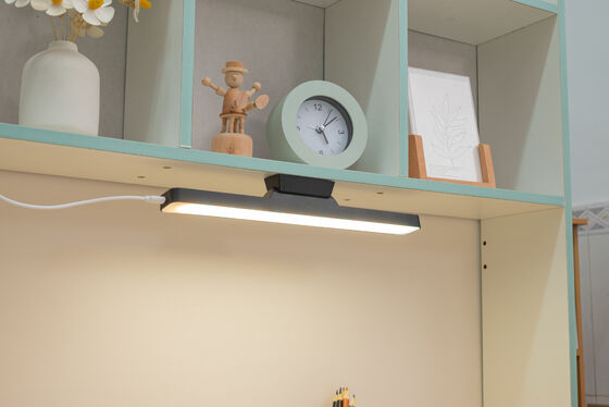 เวลาใช้งานสูงถึง 8 ชั่วโมง หลอดแม่เหล็กแบบชาร์จใหม่ 5V 1A ความแรงดันปริมาณตั้ง เหมาะสําหรับการประกายอุตสาหกรรมและพาณิชย์