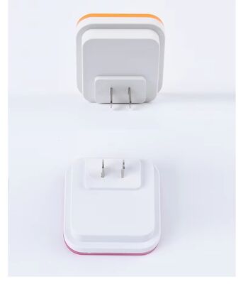 ไฟกลางคืน LED เหนี่ยวนำอัตโนมัติโคมไฟประหยัดพลังงานข้างเตียงไฟกลางคืนหลากสีสำหรับห้องนอน