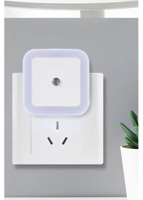 ไฟกลางคืน LED เหนี่ยวนำอัตโนมัติโคมไฟประหยัดพลังงานข้างเตียงไฟกลางคืนหลากสีสำหรับห้องนอน