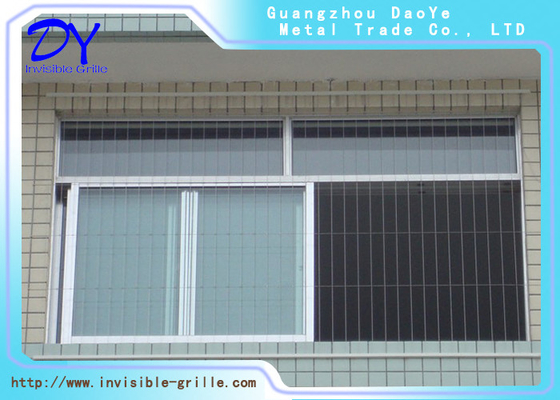 หน้าต่างที่ปลอดภัยทันสมัย กริลที่มองไม่เห็น Anodizing 2.0mm 3.0mm อลูมิเนียม Rail Track