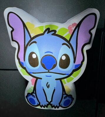 โคมไฟเสียบปลั๊กประหยัดพลังงาน 0.5W สไตล์ Stitch มีสีให้เลือก เหมาะสำหรับห้องนอนเด็ก ห้องทำงาน และสร้างบรรยากาศในบ้าน